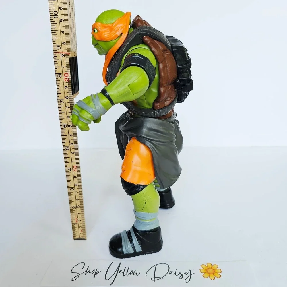 2014 Playmates TMNT Michelangelo 11